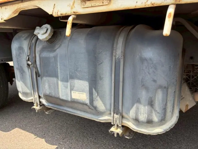 いすゞ エルフ KR-NKR81EA(2WD)の写真20