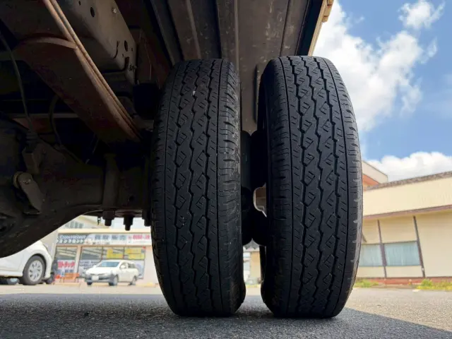 いすゞ エルフ KR-NKR81EA(2WD)の写真30