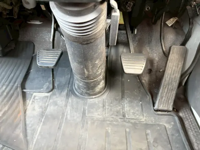 いすゞ エルフ KR-NKR81EA(2WD)の写真42