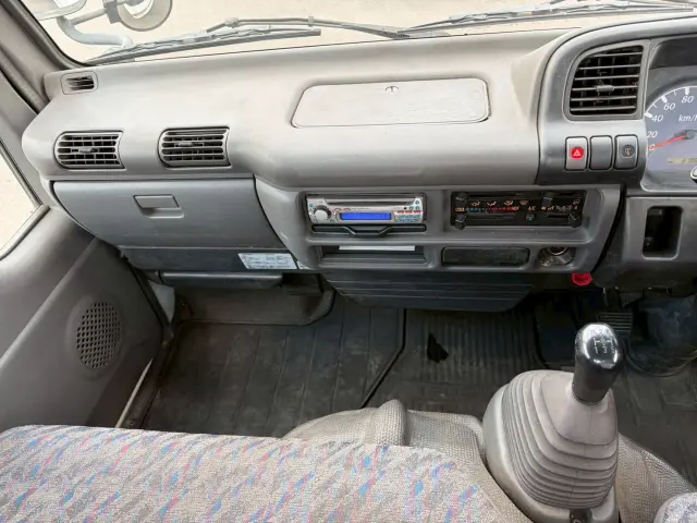 いすゞ エルフ KR-NKR81EA(2WD)の写真43