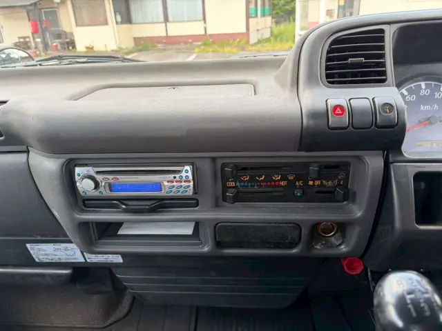 いすゞ エルフ KR-NKR81EA(2WD)の写真44