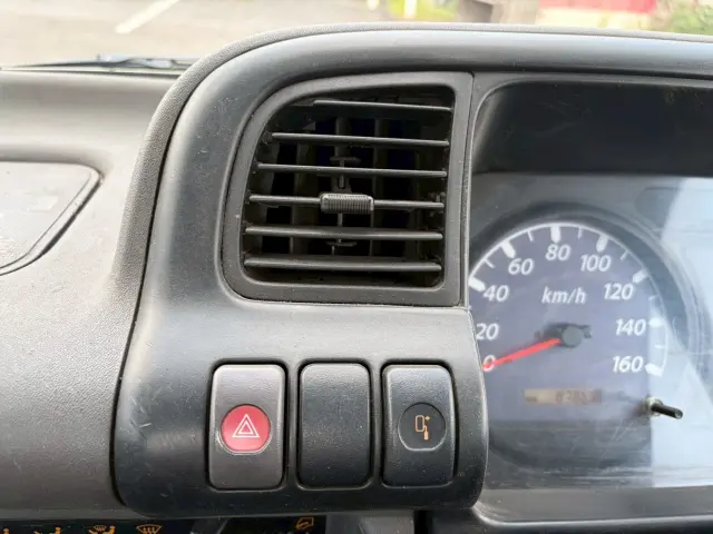 いすゞ エルフ KR-NKR81EA(2WD)の写真47