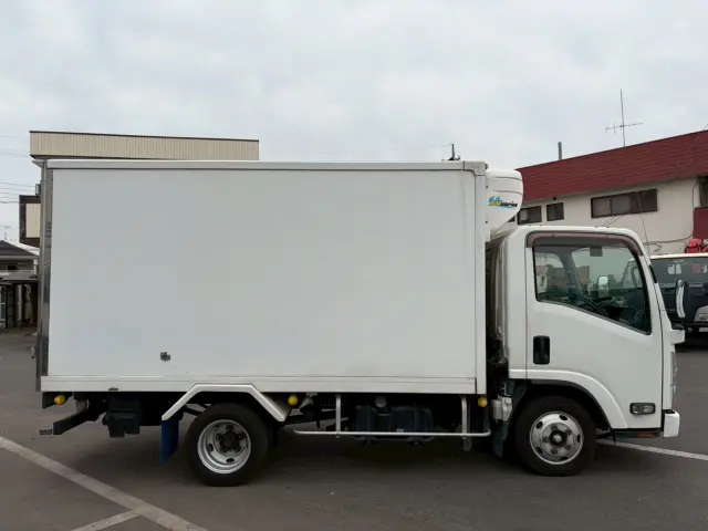 いすゞ エルフ TPG-NLR85N(2WD)の写真9