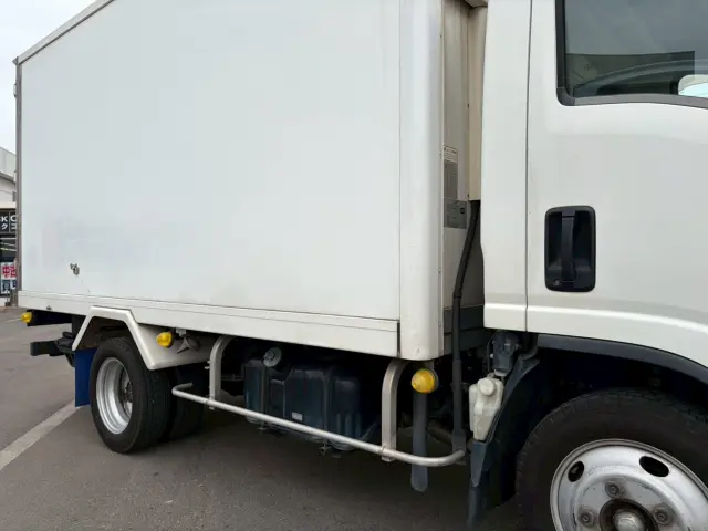 いすゞ エルフ TPG-NLR85N(2WD)の写真21