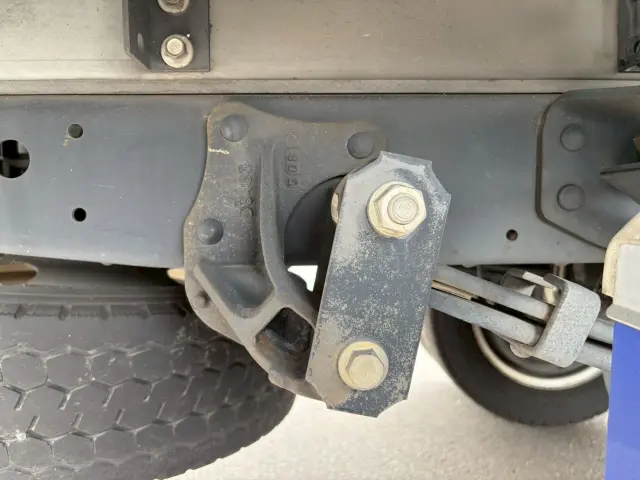 いすゞ エルフ TPG-NLR85N(2WD)の写真25