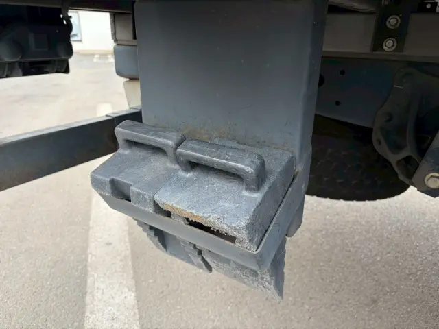 いすゞ エルフ TPG-NLR85N(2WD)の写真26