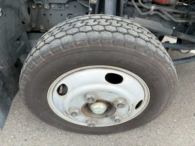 いすゞ エルフ TPG-NLR85N(2WD)の写真32
