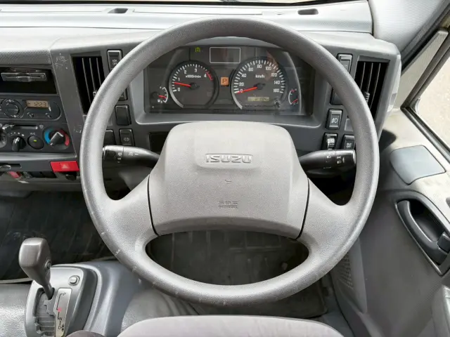 いすゞ エルフ TPG-NLR85N(2WD)の写真41