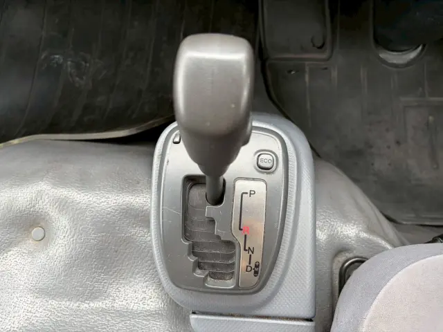 いすゞ エルフ TPG-NLR85N(2WD)の写真43