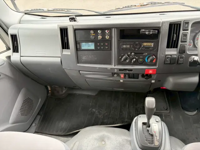 いすゞ エルフ TPG-NLR85N(2WD)の写真46