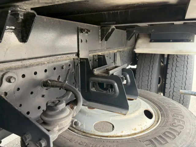いすゞ エルフ BKG-NMR85AN(2WD)の写真16