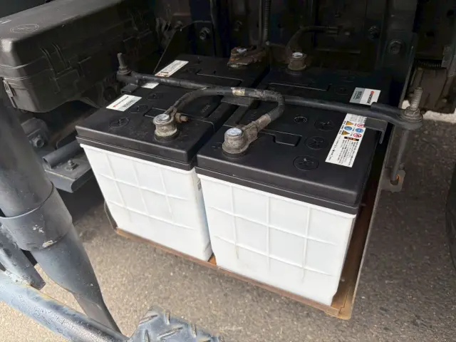 いすゞ エルフ BKG-NMR85AN(2WD)の写真17