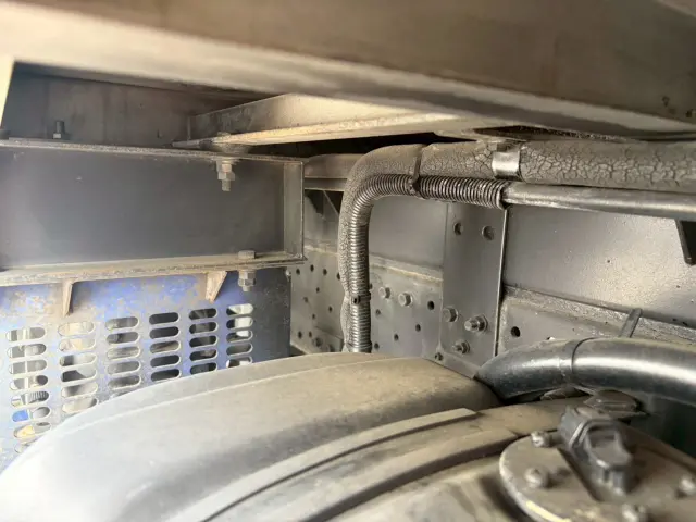 いすゞ エルフ BKG-NMR85AN(2WD)の写真23