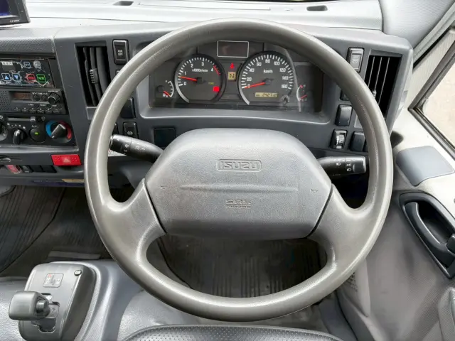 いすゞ エルフ BKG-NMR85AN(2WD)の写真37