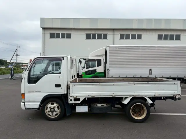 いすゞ エルフ U-NKR66EA(2WD)の写真5