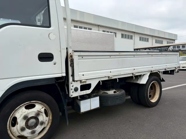 いすゞ エルフ U-NKR66EA(2WD)の写真13