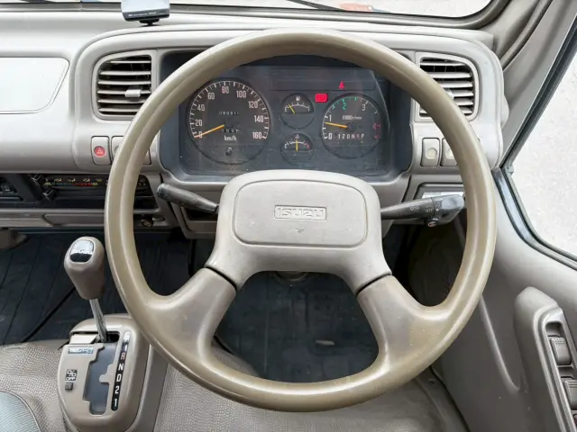 いすゞ エルフ U-NKR66EA(2WD)の写真32