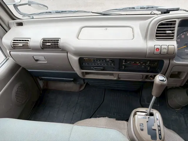 いすゞ エルフ U-NKR66EA(2WD)の写真37