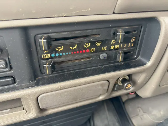いすゞ エルフ U-NKR66EA(2WD)の写真40