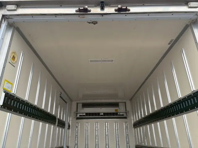 三菱 キャンター TPG-FBA50(2WD)の写真13
