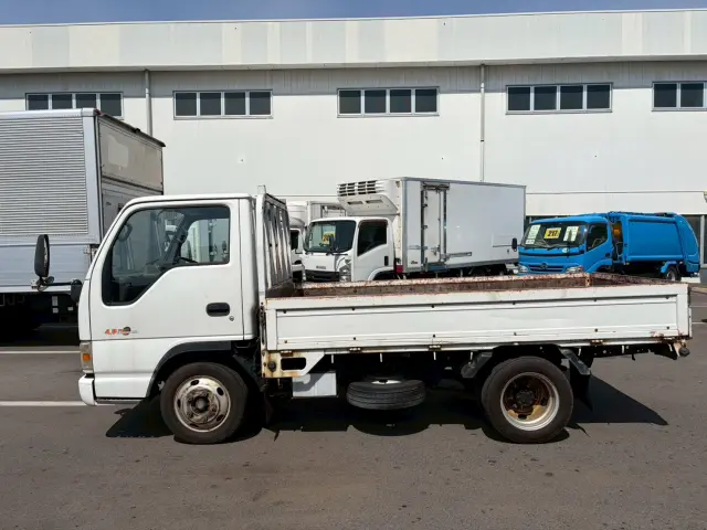 いすゞ エルフ KR-NKR81EA(2WD)の写真5