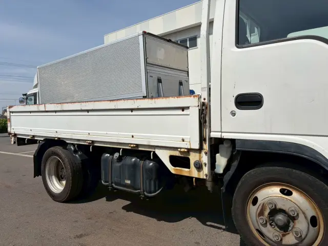 いすゞ エルフ KR-NKR81EA(2WD)の写真21