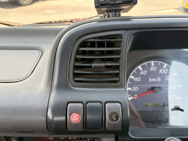 いすゞ エルフ KR-NKR81EA(2WD)の写真44