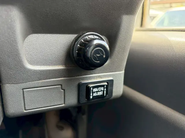 いすゞ エルフ KR-NKR81EA(2WD)の写真46