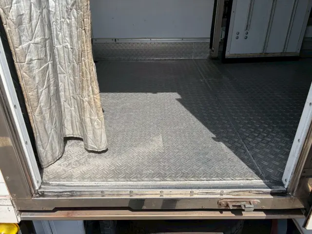 三菱 キャンター TPG-FBA50(2WD)の写真8
