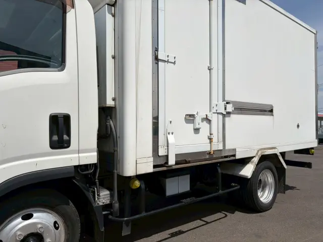 いすゞ エルフ TPG-NLR85AN(2WD)の写真14