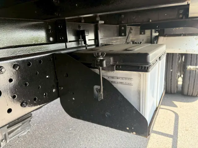 いすゞ エルフ TPG-NLR85AN(2WD)の写真15