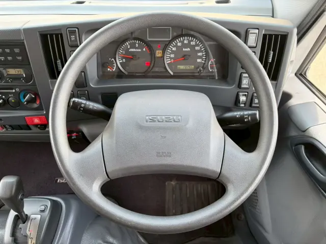 いすゞ エルフ TPG-NLR85AN(2WD)の写真34