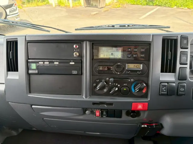 いすゞ エルフ TPG-NLR85AN(2WD)の写真40