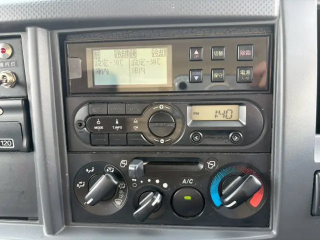 いすゞ エルフ TPG-NLR85AN(2WD)の写真42