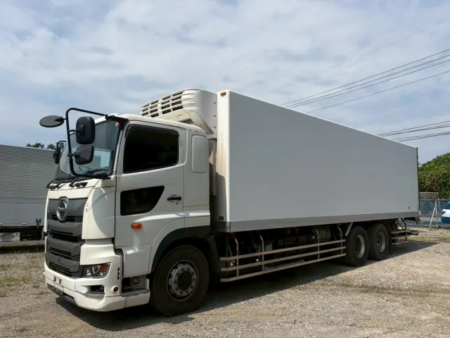 日野 プロフィア 2DG-FR1AHG(6x4)の写真1
