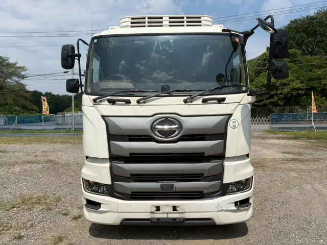 日野 プロフィア 2DG-FR1AHG(6x4)の写真2