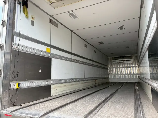 日野 プロフィア 2DG-FR1AHG(6x4)の写真14