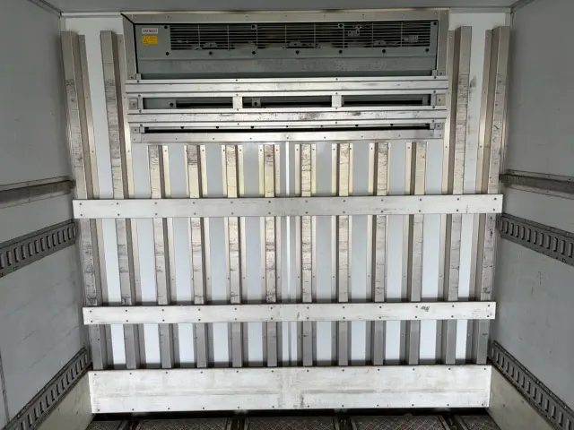 日野 プロフィア 2DG-FR1AHG(6x4)の写真16