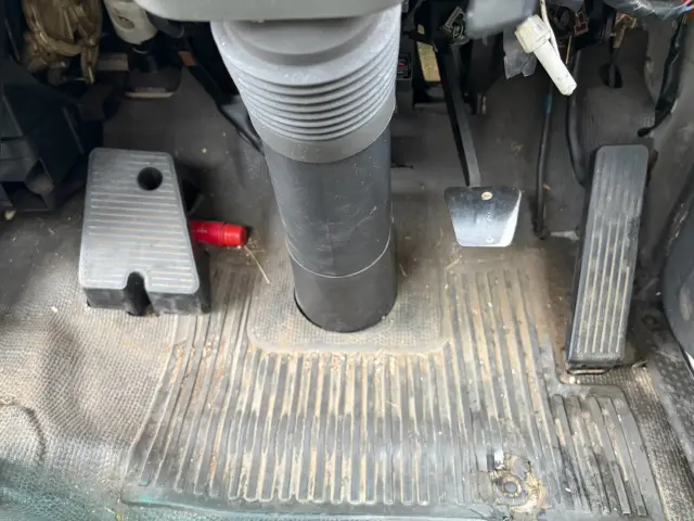いすゞ エルフ KC-NKR66LAV(2WD)の写真36