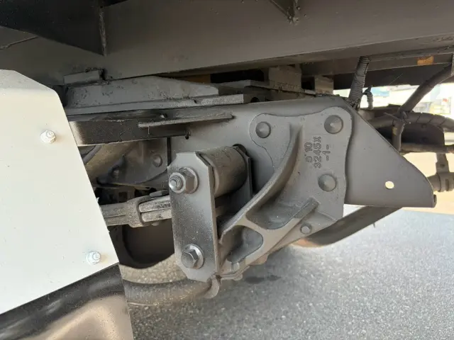 いすゞ エルフ KR-NPR81PAV(2WD)の写真30