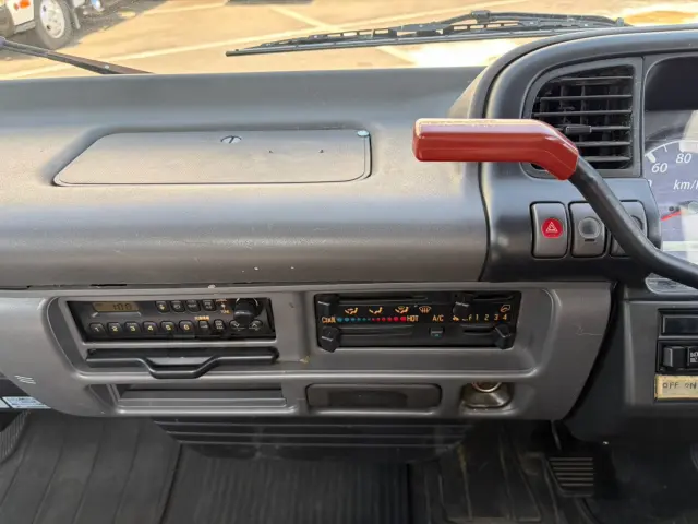 いすゞ エルフ KR-NPR81PAV(2WD)の写真46