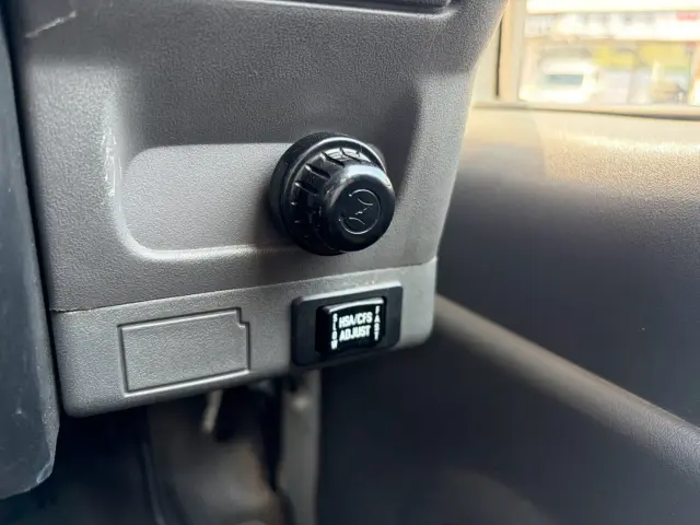 いすゞ エルフ KR-NPR81PAV(2WD)の写真49