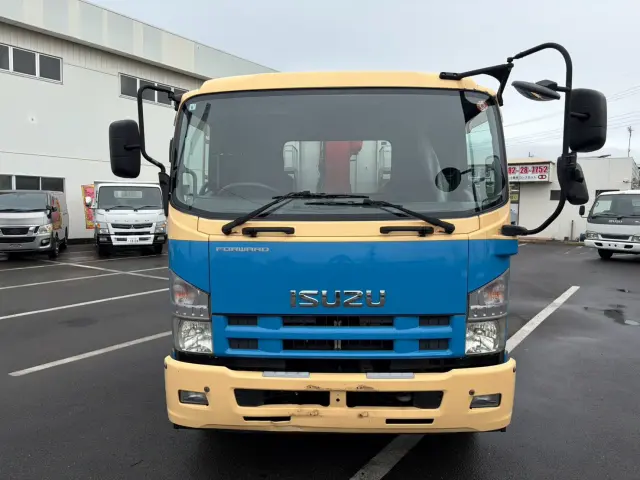 いすゞ フォワード LKG-FTR90T2(2WD)の写真2
