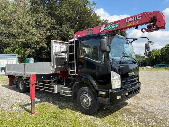 いすゞ フォワード LKG-FTR90T2(2WD)の写真4