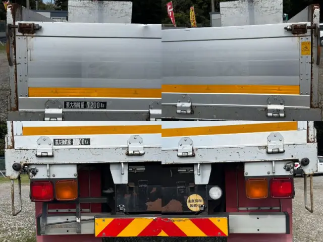 いすゞ フォワード LKG-FTR90T2(2WD)の写真9