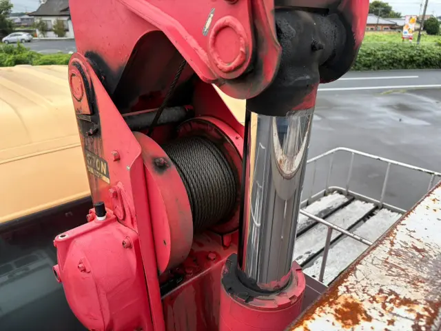 いすゞ フォワード LKG-FTR90T2(2WD)の写真15