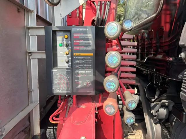 いすゞ フォワード LKG-FTR90T2(2WD)の写真18