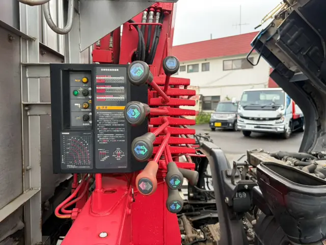 いすゞ フォワード LKG-FTR90T2(2WD)の写真19