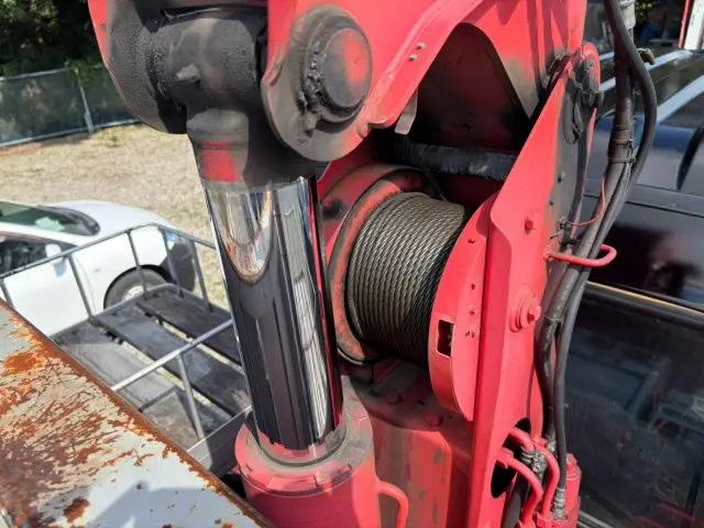 いすゞ フォワード LKG-FTR90T2(2WD)の写真19