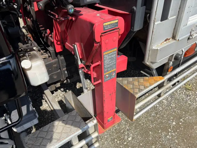 いすゞ フォワード LKG-FTR90T2(2WD)の写真23